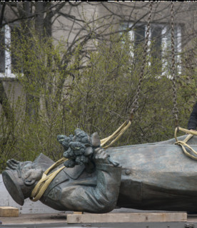 Le statue colpite dalla rabbia antirazzista