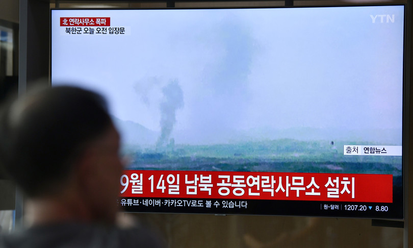 Coree tensione pyongyang distrugge centro collegamento