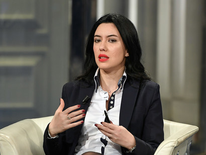 Botta e risposta tra Salvini e Azzolina su scuola e lager. Il ministro: "È un troglodita"