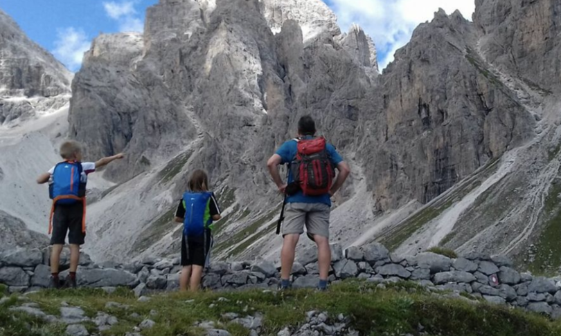 I gemellini sono stati uccisi a mani nude dal padre