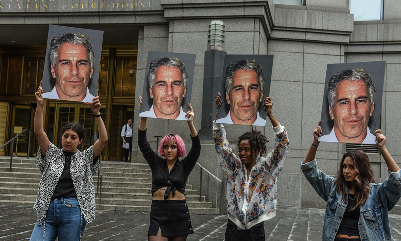Epstein ex fidanzata Ghislaine Maxwell arrestata dall'Fbi