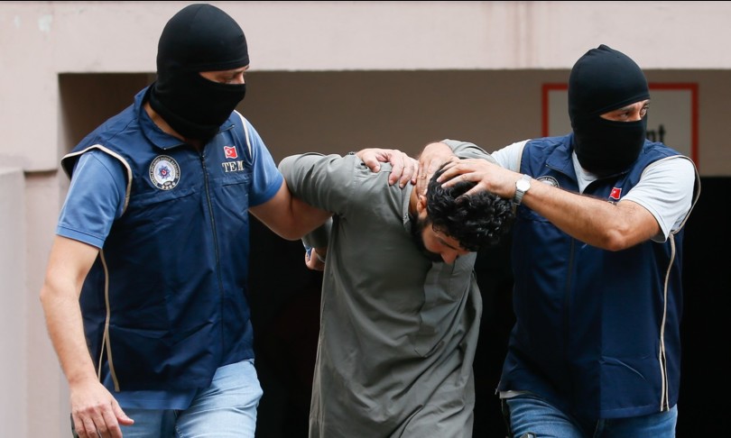 Terrorismo Ros arrestato radicalizzatore italiano Daesh