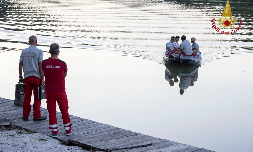 elicottero precipitato tevere mistero volo pilota