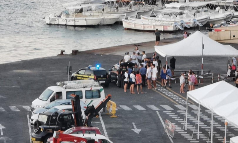 caos movida coronavirus ponza tuffo porto ragazzi
