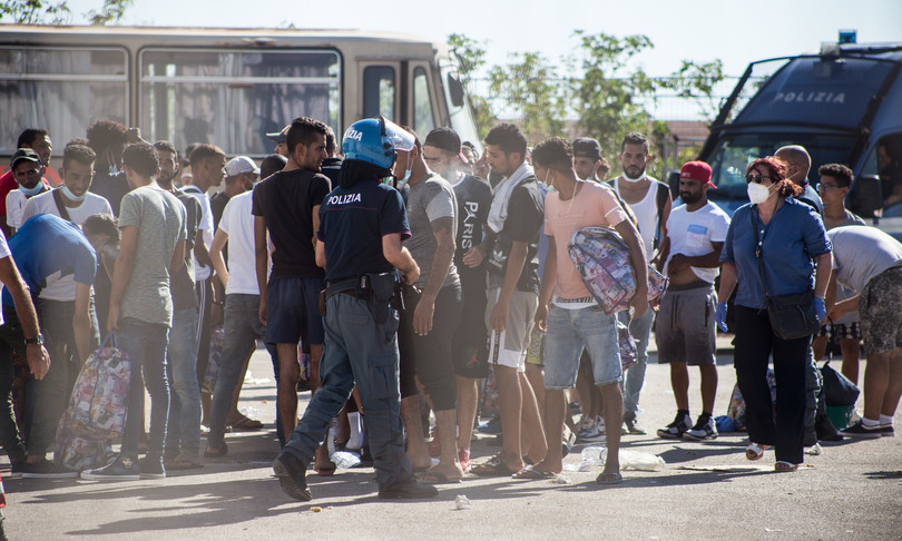 migranti sbarchi sicilia sbarchi