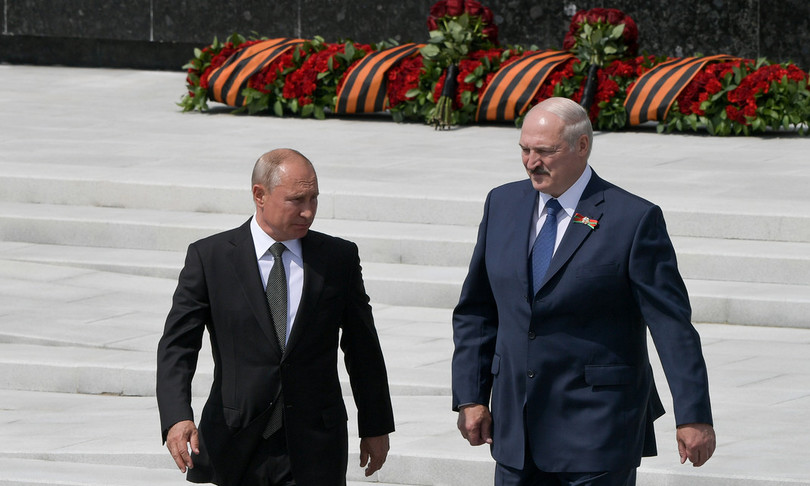Bielorussia: Lukashenko chiama Putin, proteste minaccia comune