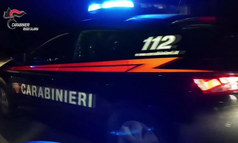 Droga: ai domiciliari costringe figlia 16enne a dargli i soldi