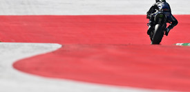 Vinales si è lanciato dalla moto a 220 km orari. L'incidente in Moto Gp