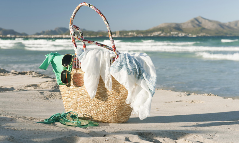 vacanze italiani crollo spesa stranieri assenti