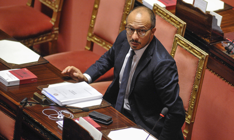 migranti musumeci diffida prefetti