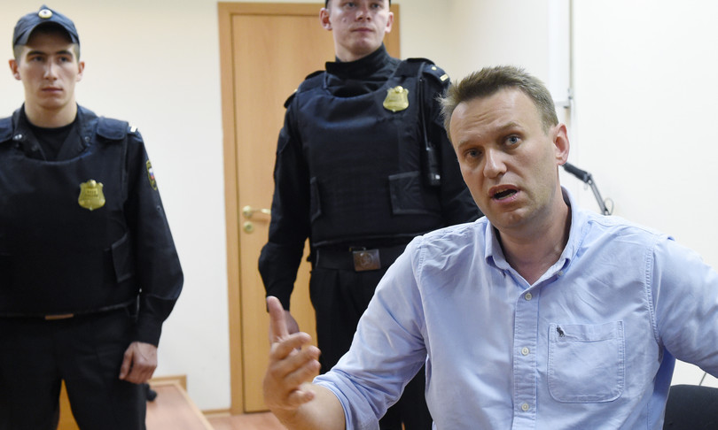 navalny cremlino avvelenamento russia peskov ue