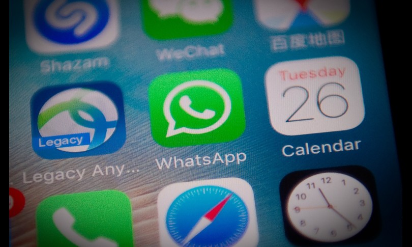 mandare foto hard whatsapp a minore violenza sessuale