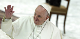 "Le frontiere siano finestre di accoglienza e non barriere di divisione", dice il Papa