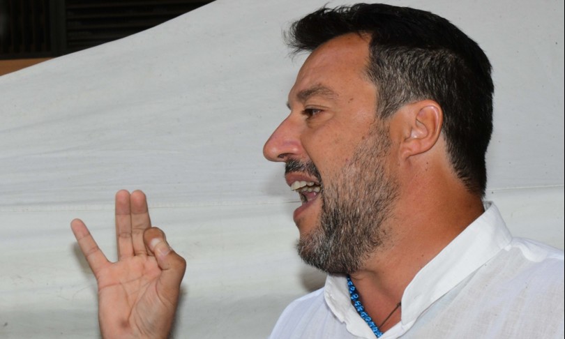 salvini contestato torre del greco