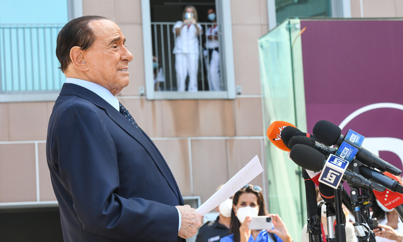 berlusconi dimesso dal sal raffaele
