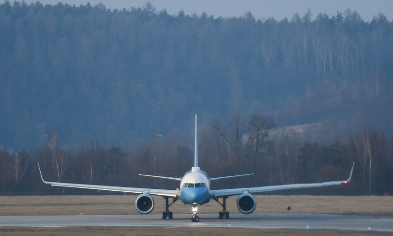 Usa atterraggio emergenza Air Force Two Pence