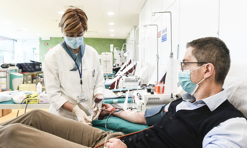 scozia uomo non puo donare il sangue perche rifiuta di dire se incinto