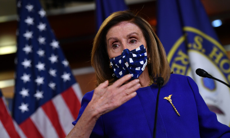 nancy pelosi trump salute emendamento