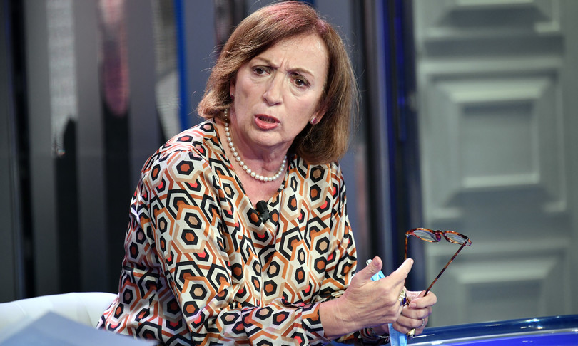 guanti sanificazioni covid mezzi pubblici coprifuoco bar