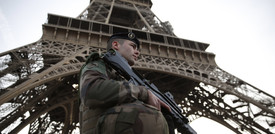 Orrore in Francia, decapitato un professore che aveva mostrato le vignette su Maometto in classe