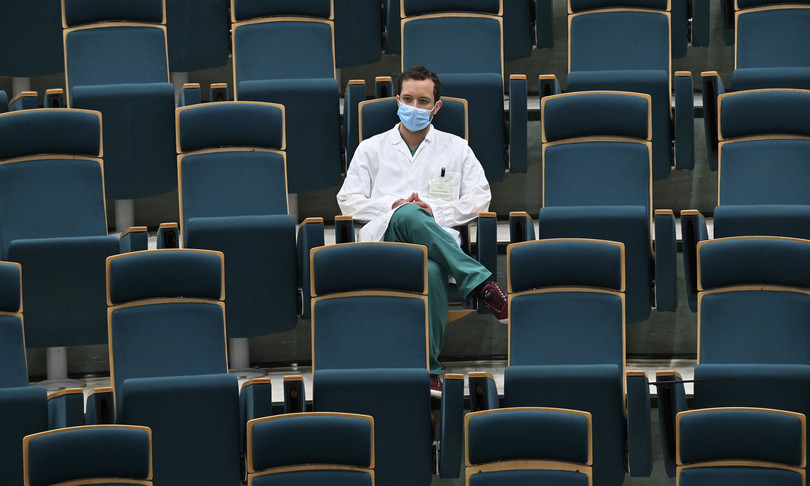 medici divisi su nuove misure dpcm
