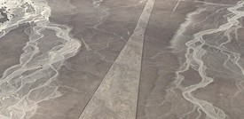 A Nazca in Perù scoperto per caso il geoglifo di un gatto gigante