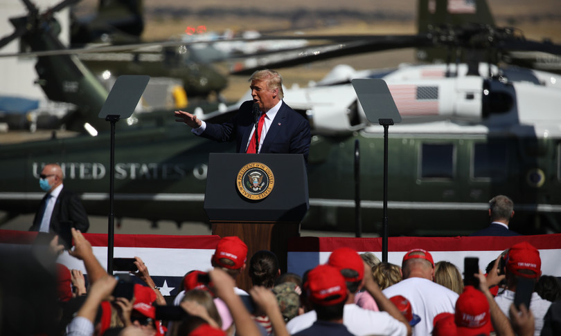 trump usa 2020 microfono spento ingiusto