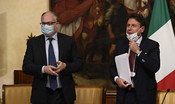 Il premier Conte valuta nuove misure contro la pandemia