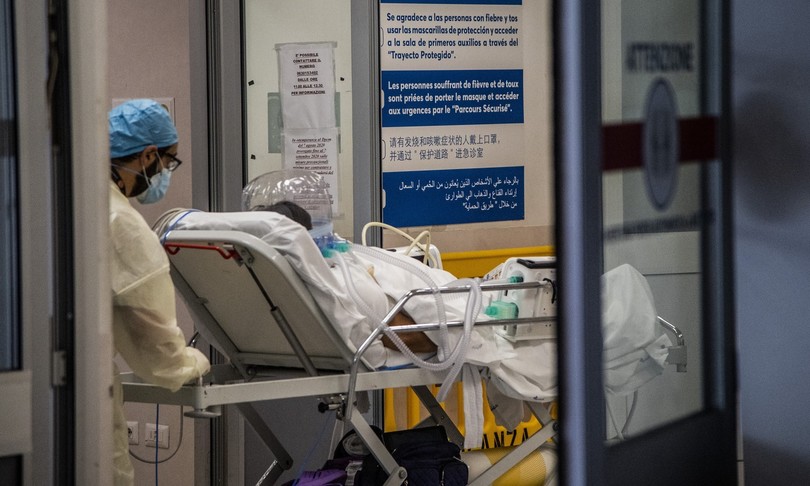 Francia contagi Covid 100mila al giorno