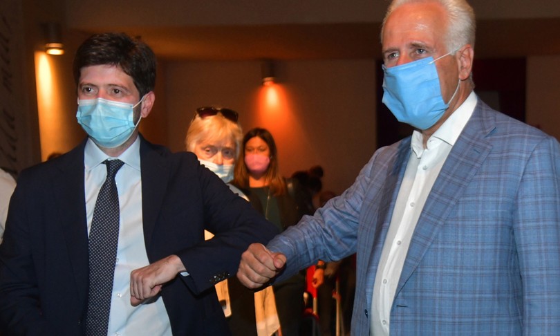 covid lockdown conte negozi chiusi scuole