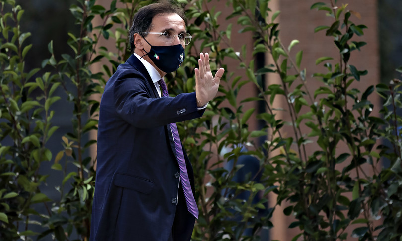covid lockdown conte negozi chiusi scuole