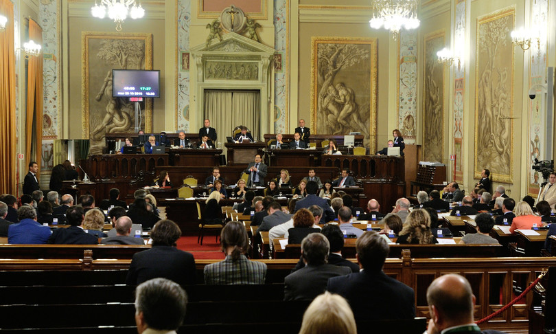 Quanto costa aumento pensioni deputati siciliani