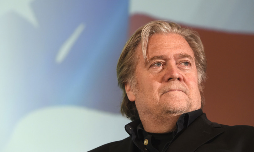 usa 2020 decapitare fauci oscurato video bannon