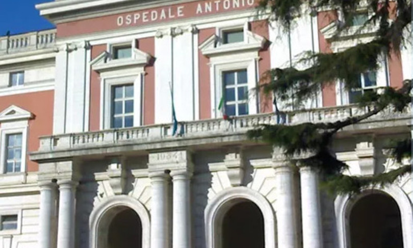 Ricoverato sospetto Covid muore bagno ospedale Napoli