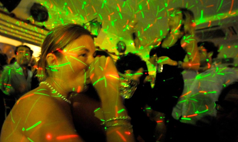 covid sardegna discoteche ferragosto