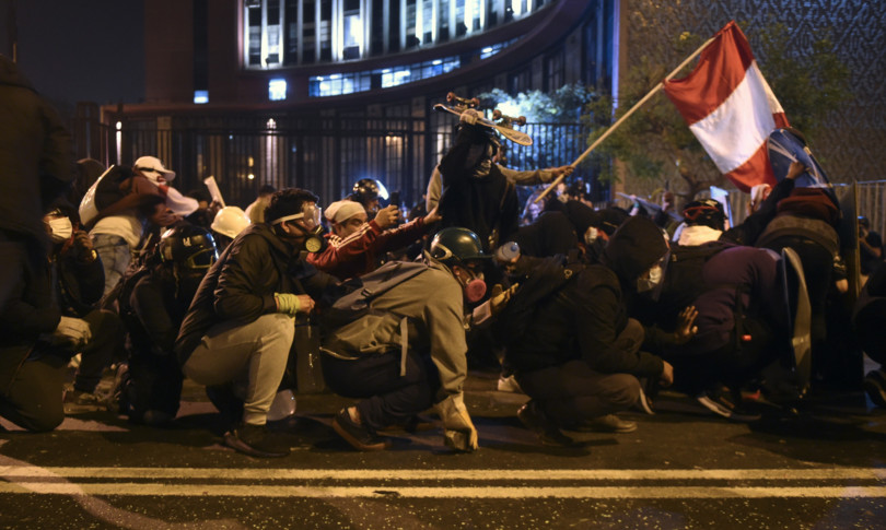 peru governo caos manifestanti uccisi