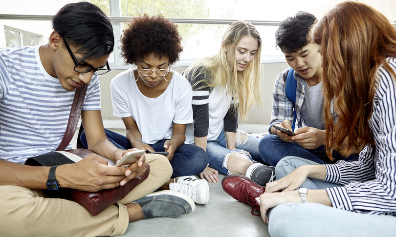 inutili regole genitori figli smartphone