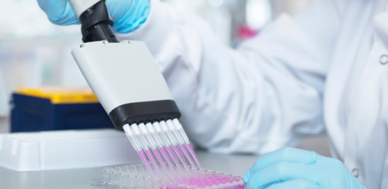 Il vaccino AstraZeneca è efficace al 90% in condizioni ottimali di somministrazione