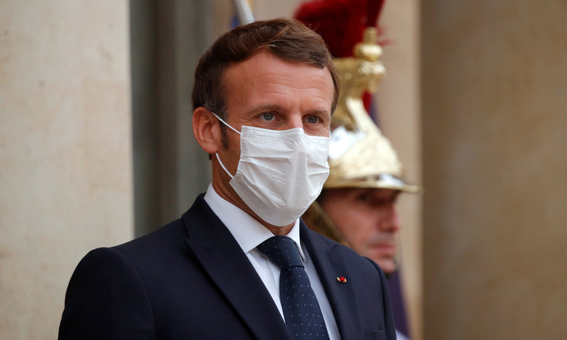 Francia: Macron, da sabato 28 al via parziale riapertura