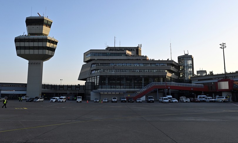 aeroporto berlino centro vaccinazione