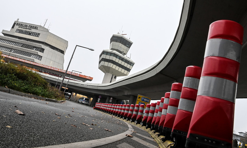 aeroporto berlino centro vaccinazione