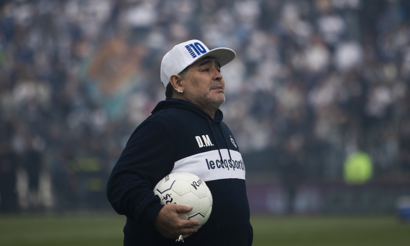 caduta maradona battuto testa indagini