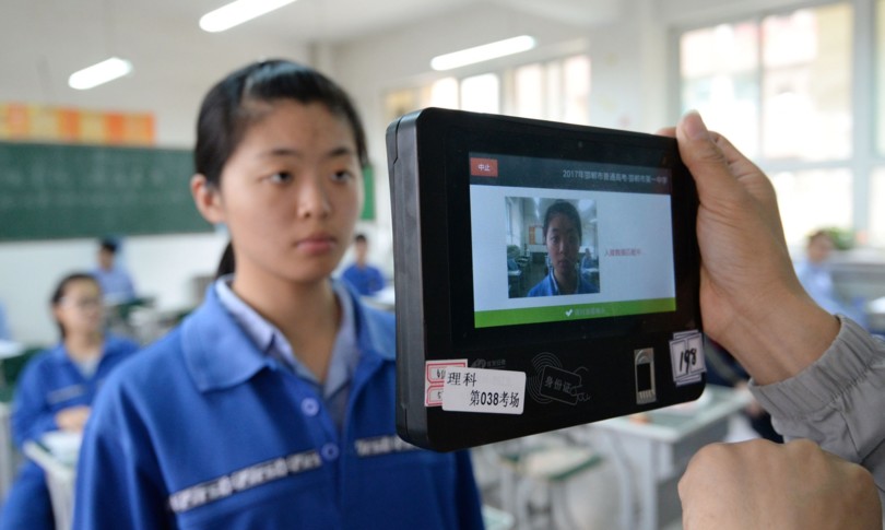 huawei riconoscimento facciale scoprire uiguri