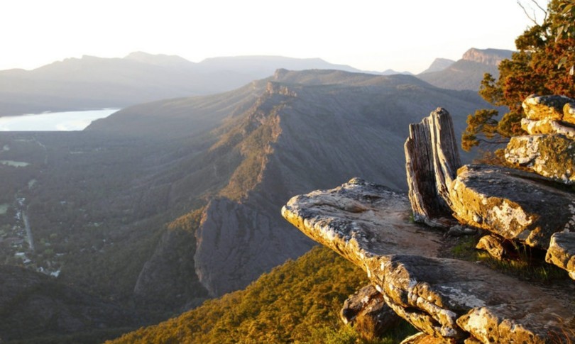 australiana morire fotografia escursionista precipita parco