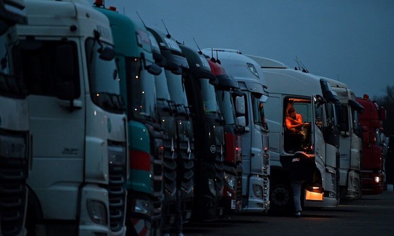 Caos alla Manica permesso ritorno residenti in Francia con test negativo