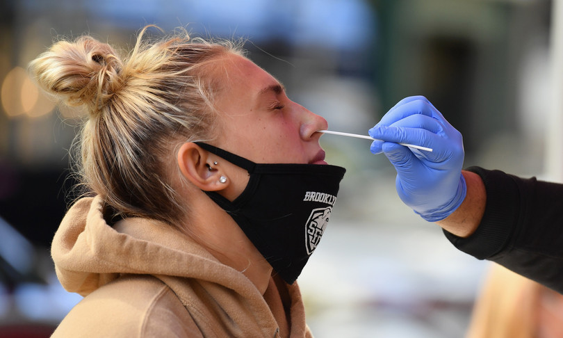 covid roma corsa tampone natale farmacia