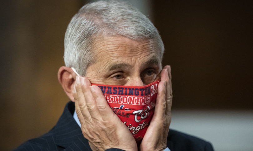 anthony fauci compie 80 anni festa anticipata