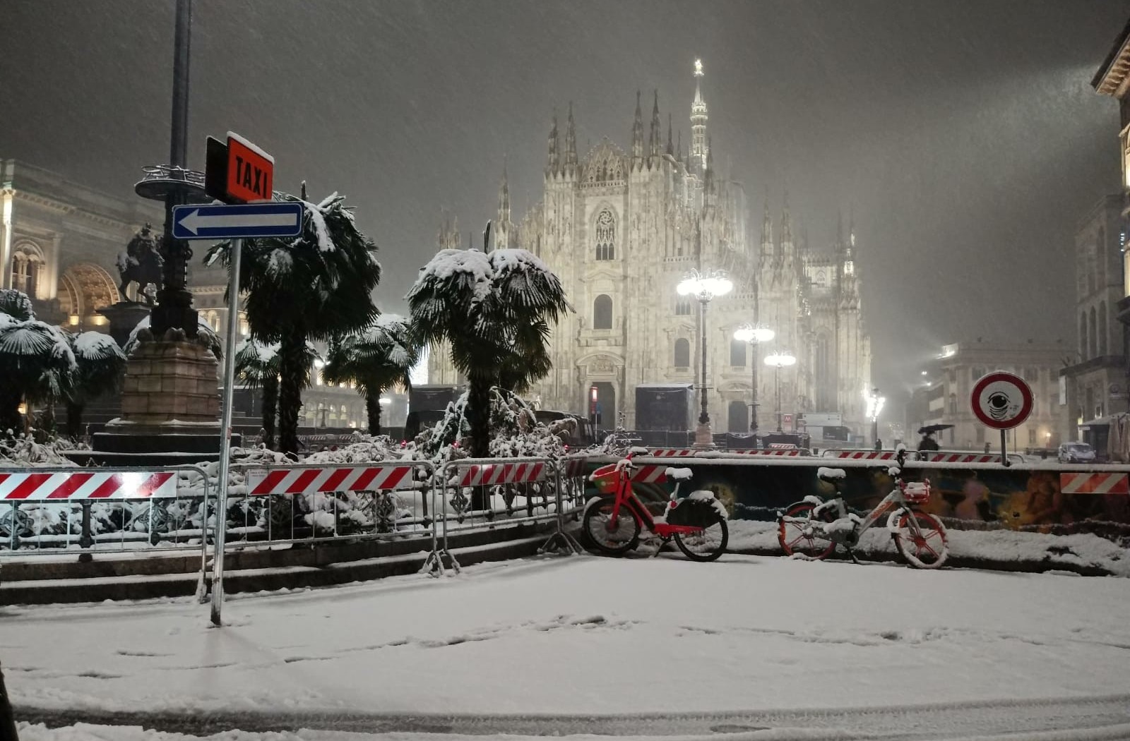 Maltempo, Milano sotto la neve