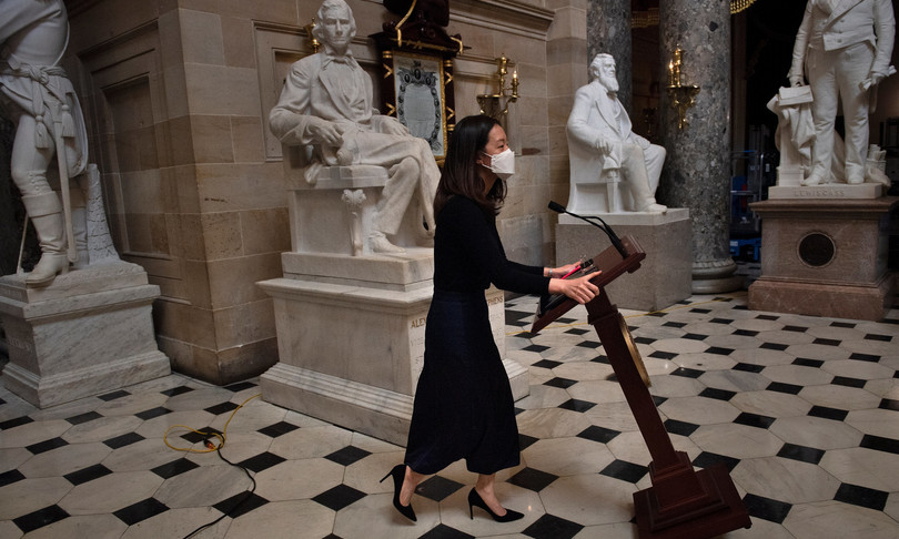 Usa Pelosi parla usando leggio che era stato rubato in assalto