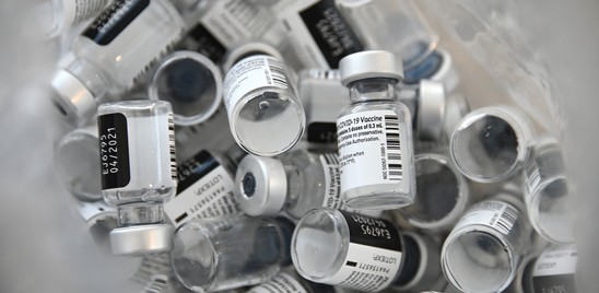Per Pfizer servirà una terza dose. Dopo sei mesi è meno efficace